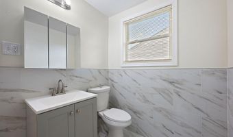 738 W BIRCHTREE Ln, Claymont, DE 19703