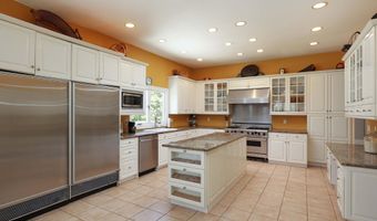 6 Hayes Ct, Atlantic Highlands, NJ 07716