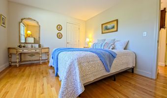 4 Mainstay Ln, Bourne, MA 02532