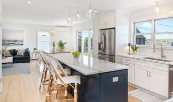 433 Wolcott Ave, Middletown, RI 02842