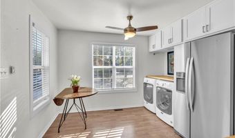 303 SE Henry St, Bentonville, AR 72712