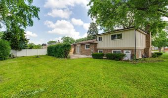 522 N Castle Rd, Addison, IL 60101