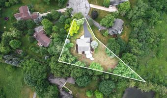 3999 Edmonton Ct, Ann Arbor, MI 48103