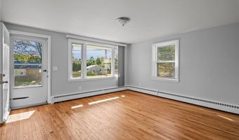 3 Creighton Pl, Coventry, RI 02816