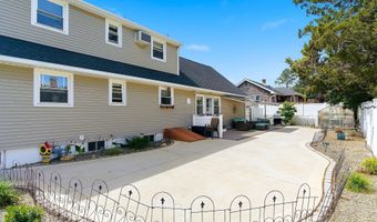 19 Harpoon St, Beachwood, NJ 08722