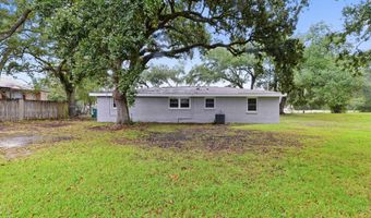 542 Demontluzin Ave, Bay St. Louis, MS 39520