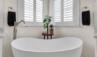 1100 EDWARDS Ln, Orlando, FL 32804