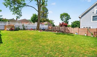 166 Pleasant Ave, Bergenfield, NJ 07621