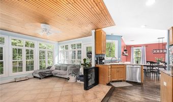 291 Old Oxford Rd, North Smithfield, RI 02896
