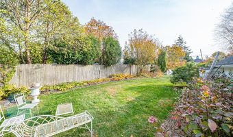 178 S Bayview Ave, Amityville, NY 11701