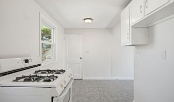 18-20 Genetti Cir, Bedford, MA 01730
