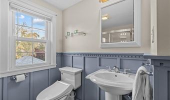 1 Fales St, East Providence, RI 02915