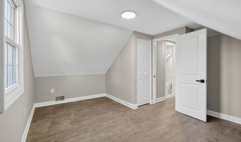 305 W 4TH Ave, Barrington, NJ 08007