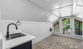 311 N School St, Cascade, ID 83611