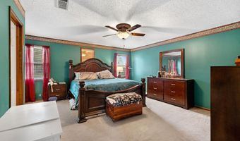 520 Kimberly Dr, Albertville, AL 35950