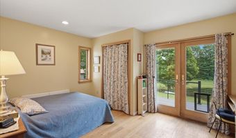 405 Old W Rd, Arlington, VT 05250