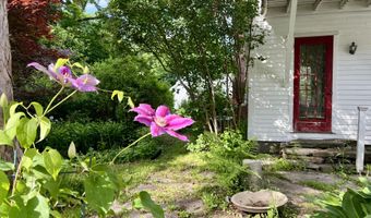 59 Cedar St, Belfast, ME 04915