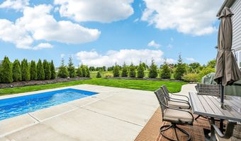 4204 Omaha Dr, Bargersville, IN 46106