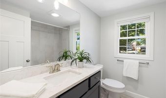 5 Lee Rd, Barrington, RI 02806