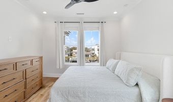 524 N Kinston Ave, Atlantic Beach, NC 28512