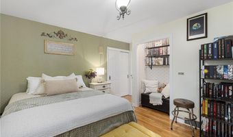 92 Turner Ave, Cranston, RI 02920