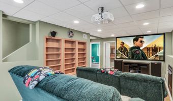700 Needlegrass Pkwy, Antioch, IL 60002