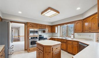 1546 McClung Dr, Arden Hills, MN 55112