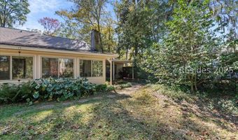 31 Chesterfield Lake Dr, Beaufort, SC 29906