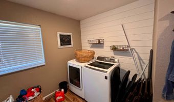 1008 S 10th Ave, Britton, SD 57430