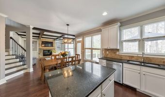 62 Applewood Ln, Acworth, GA 30101