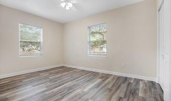 83 LEWIS St, Atlantic Beach, FL 32233