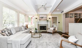 1812 N RANDOLPH St, Arlington, VA 22207