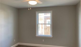 47 Tuckerman Ave, Middletown, RI 02842