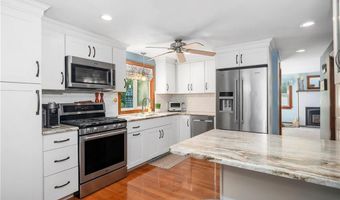 7 Aurora Dr, Cumberland, RI 02864