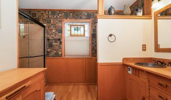1108 Elm St, Baldwin City, KS 66006