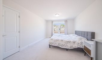 3081 N Spurway Dr, Ann Arbor, MI 48105