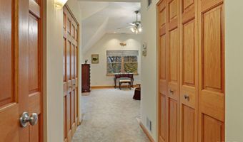 2837 Jackson Dr, Arlington Heights, IL 60004