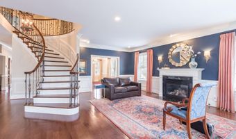 2138 PATRICK HENRY Dr, Arlington, VA 22205
