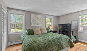 3 Cynthia Rd, Lincoln, RI 02865