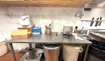 2202 E MONUMENT St, Baltimore, MD 21205