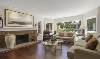 2142 Klamath Dr, Camarillo, CA 93010