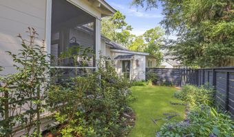 2 Tomlow Trce, Beaufort, SC 29906