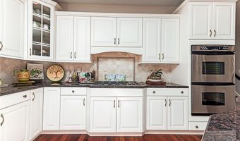 25 Westfield Dr, East Greenwich, RI 02818