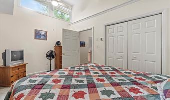 8 Panaway Dr, Campton, NH 03223