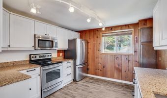 633 N PACIFIC St, Rockaway Beach, OR 97136