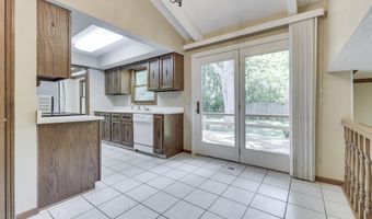 6843 Glacier Dr, Indianapolis, IN 46217