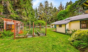 402 Tanglewood Rd, Arcata, CA 95521