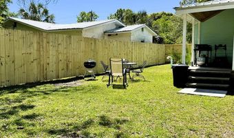 310 NW 9th St, Carrabelle, FL 32322