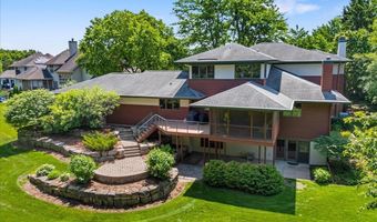 5870 Persimmon Dr, Fitchburg, WI 53711