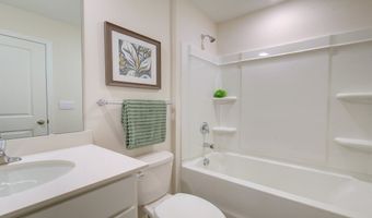 4 Virginia Commons Dr, Arden, NC 28704